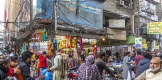 TARİHİNDE, 22 BAŞBAKADAN HİÇ BİRİNİN 5 YILLIK GÖREVİNİ TAMAMLAYAMADIĞI PAKİSTAN’DA İŞLER YİNE KARMAKARIŞIK!