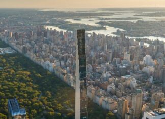 Sadece 17 metre; Dünyanın en ince gökdeleninin inşası tamamlandı