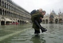Yavaş Yavaş Denize Batmakta Olan Kente Giriş Paralı oluyor