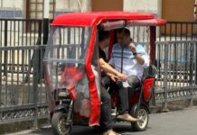 Büyükadalılar elektrikli araçları sevdi; metrelerce elektrikli araç kuyruğu oluştu