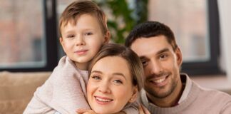 O ülkede çocukların babalarının soyisimlerini almaları artık mecburi değil