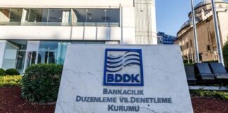 BDDK’nun şikayeti üzerine yargılanan gazeteci, sanatçı ve ekonomistlere beraat!