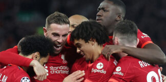 Liverpool, iki dakikada avantajı kaptı!