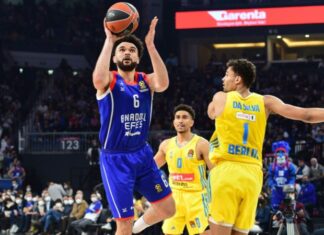 Euroleague’de Alba Berlin’i mağlup eden Anadolu Efes play-off’u garantiledi