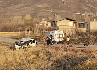 Bitlis’te göçmenleri taşıyan minibüs takla attı: 4 ölü, 25 yaralı