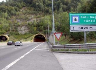 Bolu Dağı Tüneli, çıkışında meydana gelen heyelan çift yönlü kapatıldı