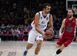 Anadolu Efes’ten final-four için büyük adım