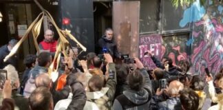 Sayacı sökülen Moda Sahnesi tekrar karanlığa gömüldü