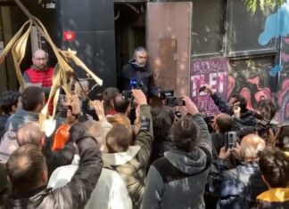 Sayacı sökülen Moda Sahnesi tekrar karanlığa gömüldü