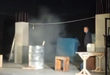 Sanat ara vermedi; Moda Sahnesi’nde ‘ışıldak ve fener’ eşliğinde oyun!