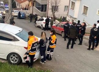 Sakarya’da miras meselesinde kan aktı: 3 ölü; Bu arada, olayda bir çocuk balkonda kurtarılmayı beklemiş