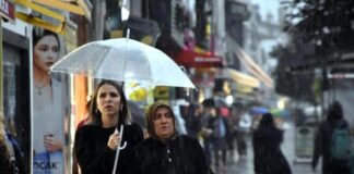 Trakya’da beklenen sağanak başladı; İstanbul’da da bu gece ve yarın yer yer yağmur bekleniyor.