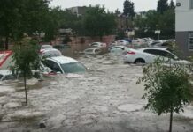 Adıyaman’da araçlar selde ‘boğuldu’!