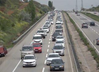Tatil sefası bitince trafik cefası başladı; Dönüş yolunda, trafik durma noktasına geldi