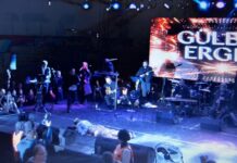 Gülben Ergen sahnede elbisesine basarak düşünce bayıldı; Ergen, hastanede tedavi altına alındı.