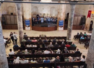 Urfa’da, Türk ve İngiliz müzik gruplarından Urfa türküleri ve TSM parçaları…
