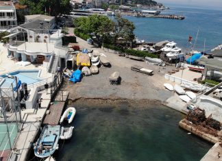 Burgazada’da kıyıya toprak dökülerek dolgu yapıldı