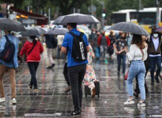 İstanbul’da Ramazan Bayramı yağışlı; Kentte yarın ve salı günü yağmur bekleniyor.