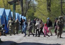Zelenski, Mariupol’daki Azovstal tesisinden sivillerin tahliyesine başlandığını bildirdi