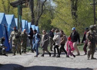 Zelenski, Mariupol’daki Azovstal tesisinden sivillerin tahliyesine başlandığını bildirdi