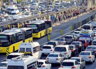 İstanbul’da sabah saatlerinde yok denecek kadar olan trafik yaklaşık yüzde 70 yoğunluğa ulaştı!