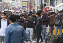 1 milyon 305 bin 307 yabancı, İstanbul’da yasal olarak ikamet ediyor.