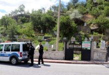 15 yaşındaki çocuk yaşıtı kız arkadaşını mezarlıkta boğazından bıçakladı!