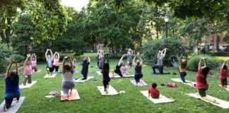 Parkta yoga yapan kadınlar, CİMER’e şikayet edildi: Kadınlar engellendi; Belediye Başkanları tepki gösterdi.