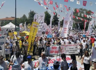 Türk Tabipleri Birliği (TTB) ve sağlık meslek örgütleri Ankara’da, ‘Beyaz Miting’ düzenledi.