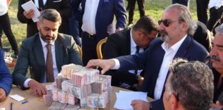 🎥 Damat ve geline toplam 4 milyon 123 bin TL ve 3 kilo altın takıldı.