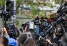 Kamusal alanda polisin ses ve görüntüsünün alınmasını engelleyen genelgenin yürütmesi kesin olarak durduruldu.
