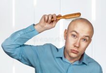 “Kel” demek, bir kadının göğüslerine yorum yapmakla karşılaştırıldı ve cinsel taciz sayıldı!