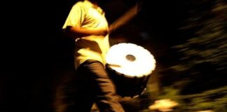 Sen misin bahşiş vermeyen; Ramazan davulcuları, bahşiş almadıkları 18 apartmanın kapısını çaldılar!