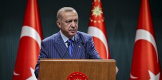 Erdoğan, Cumhurbaşkanlığı Kabine Toplantısı sonrası kamuoyunun beklediği konulara açıklık getirdi.