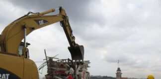 Üsküdar Salacak ile Kadıköy sahillerindeki kaçak büfelerin yıkımı tamamlandı