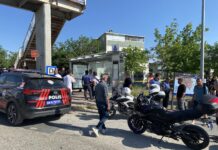 Okuldan çıkmışlardı; Büyükçekmece’de otomobil otobüs durağındaki öğrencilerin arasına daldı: 1 ölü, 8 yaralı