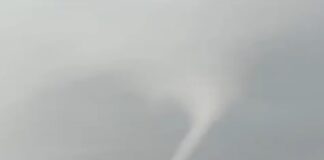 Esenboğa Havalimanı üzerinde hortum oluştu, uçaklar piste inemedi