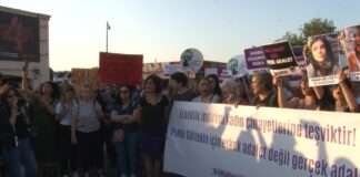 Kadınlar, Kadıköy’de Pınar Gültekin için toplandı