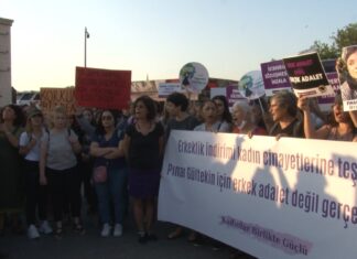 Kadınlar, Kadıköy’de Pınar Gültekin için toplandı