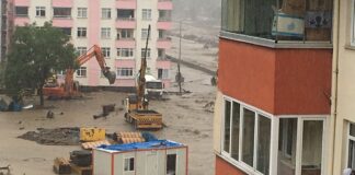 Kastamonu, sel ve heyelana teslim; İnebolu ve Şenpazar’da köprüler yıkıldı, dereler taştı, evleri su bastı, yollar kapandı.