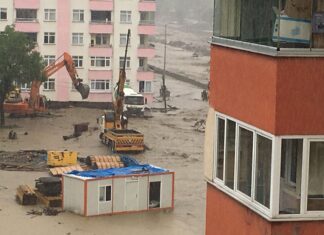 Kastamonu, sel ve heyelana teslim; İnebolu ve Şenpazar’da köprüler yıkıldı, dereler taştı, evleri su bastı, yollar kapandı.