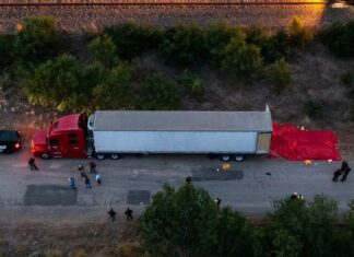 ABD: 46 göçmen, bir tırın dorsesinde ölü bulundu, en az 16 kişi ise hastaneye kaldırıldı!