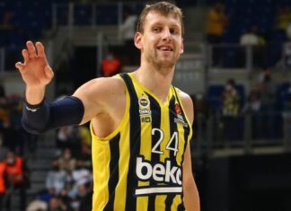 8 yıllık beraberlik sona erdi. Vesely ile yollar ayrıldı!