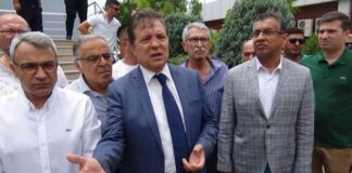 Belediye Başkanı makamında saldırıya uğradı, burnu kırıldı!