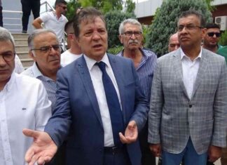 Belediye Başkanı makamında saldırıya uğradı, burnu kırıldı!