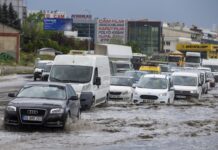 Yoğun yağış Ankara’yı vurdu, bir kişi hayatını kaybetti!