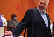 Rus gazeteci Muratov, Nobel Ödülü’nü Ukraynalı mülteci çocuklar yararına sattı!