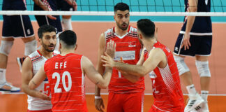 Efeler, finalde kaybetti!