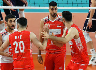 Efeler, finalde kaybetti!