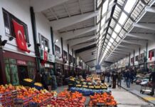 “4 liraya sattığımız domates, markette neden 14- 15 lira? Denetim yapılırsa vatandaş ucuza yiyecek.”